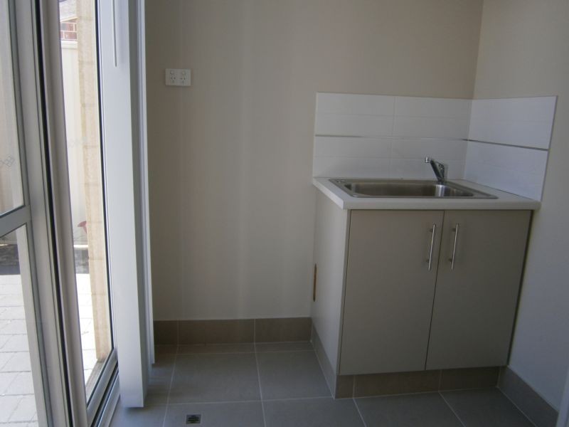 12B Findon Crescent, Westminster WA 6061