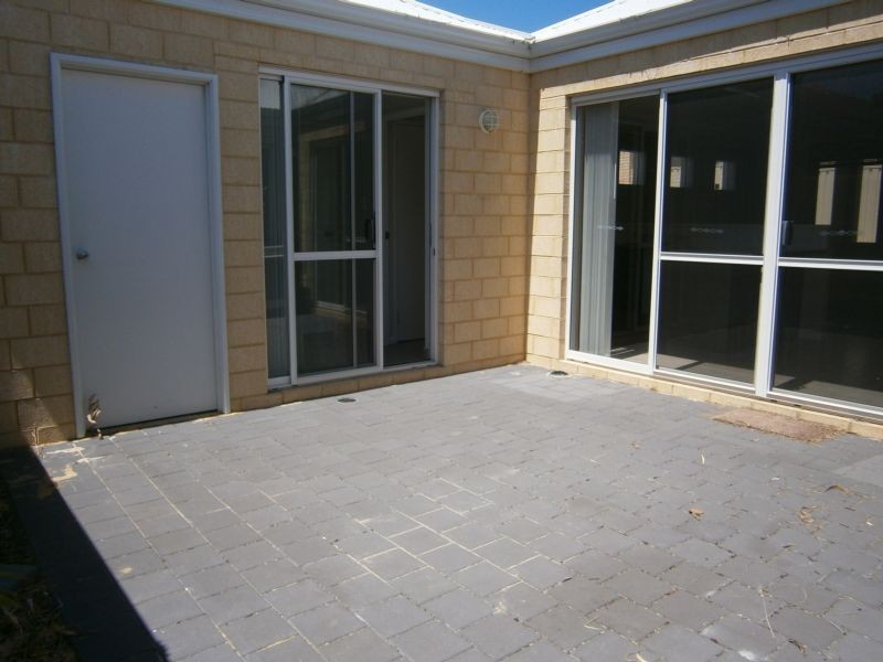 12B Findon Crescent, Westminster WA 6061