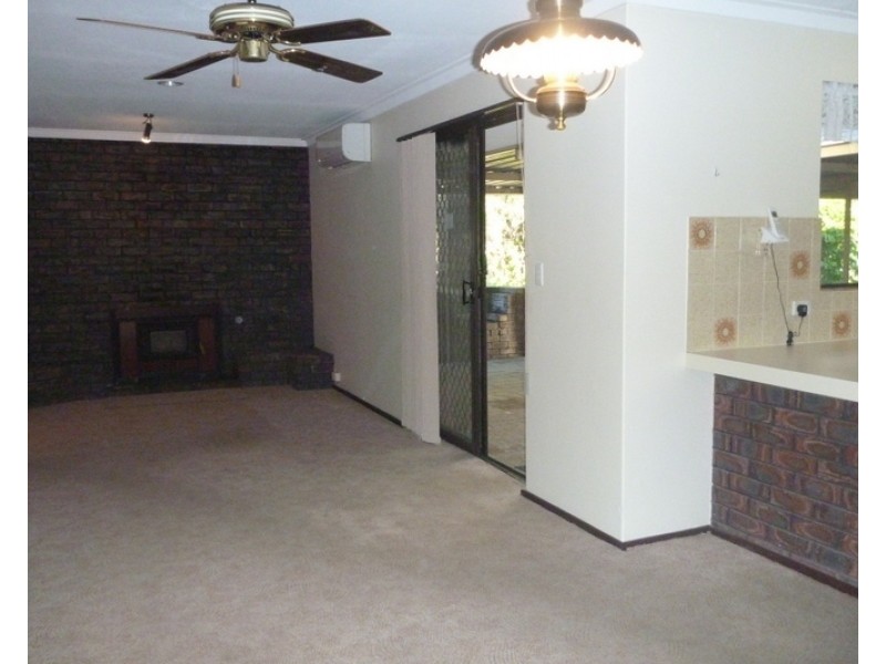 6 Defoe Court, Kingsley WA 6026