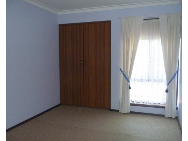 6 Defoe Court, Kingsley WA 6026