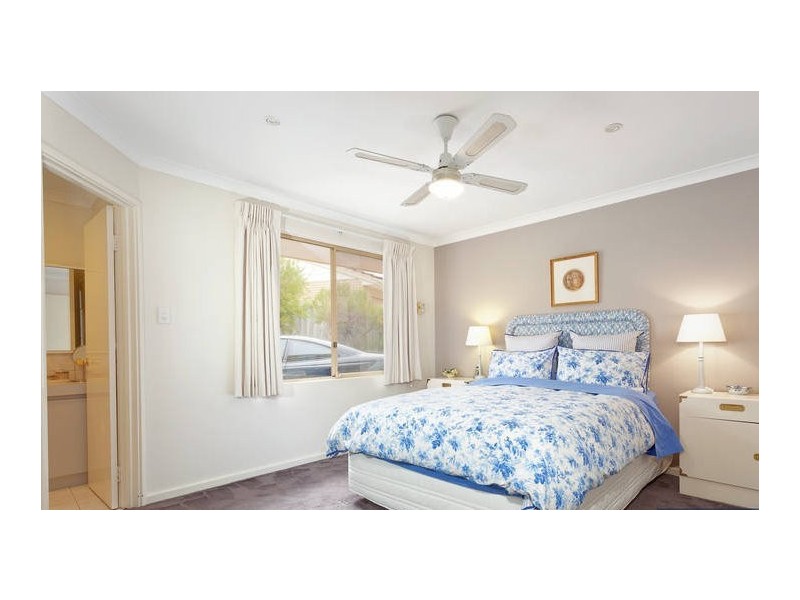 1/17 Lorikeet Court, Stirling WA 6021