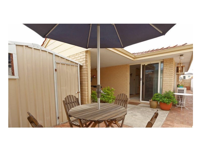 1/17 Lorikeet Court, Stirling WA 6021