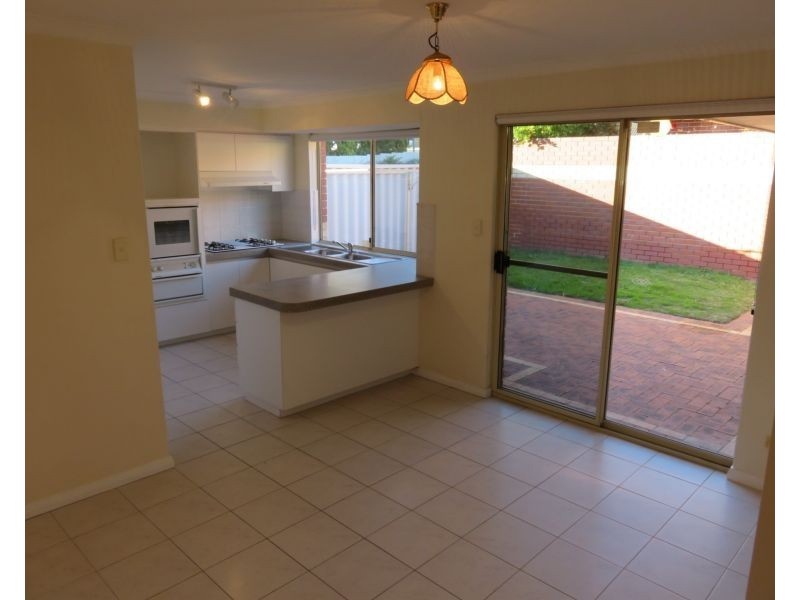 2/40 Albemarle Street, Doubleview WA 6018