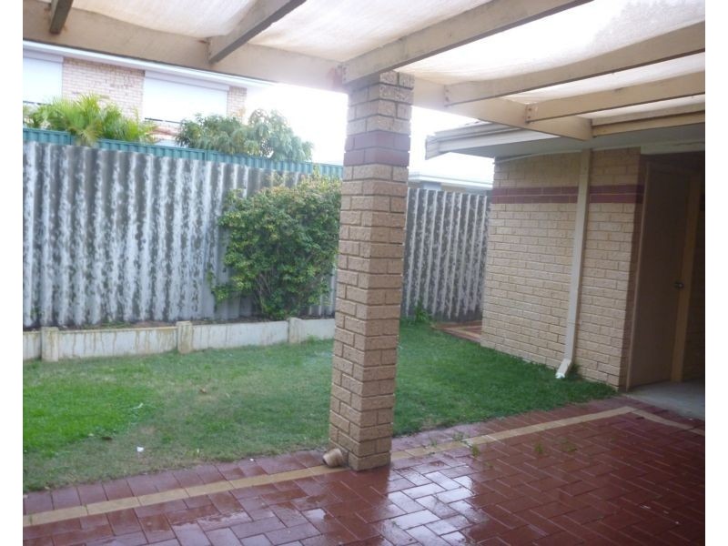 2/170 Grand Promenade, Doubleview WA 6018