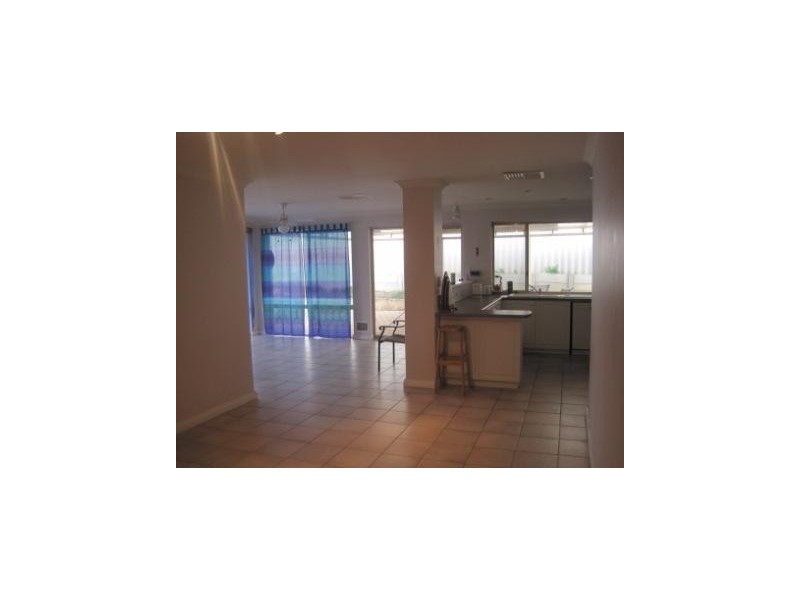 26 Carnock Way, Kinross WA 6028