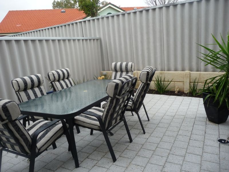 8A Dunster Road, Innaloo WA 6018