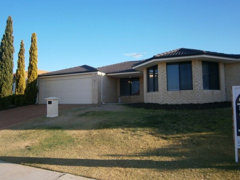 11 Allanbi Circle, Carramar WA 6031