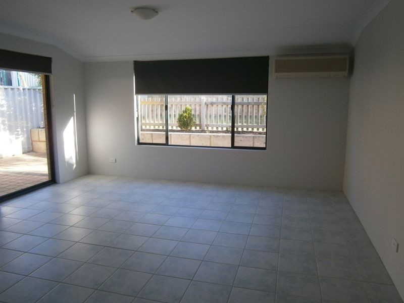 11 Allanbi Circle, Carramar WA 6031