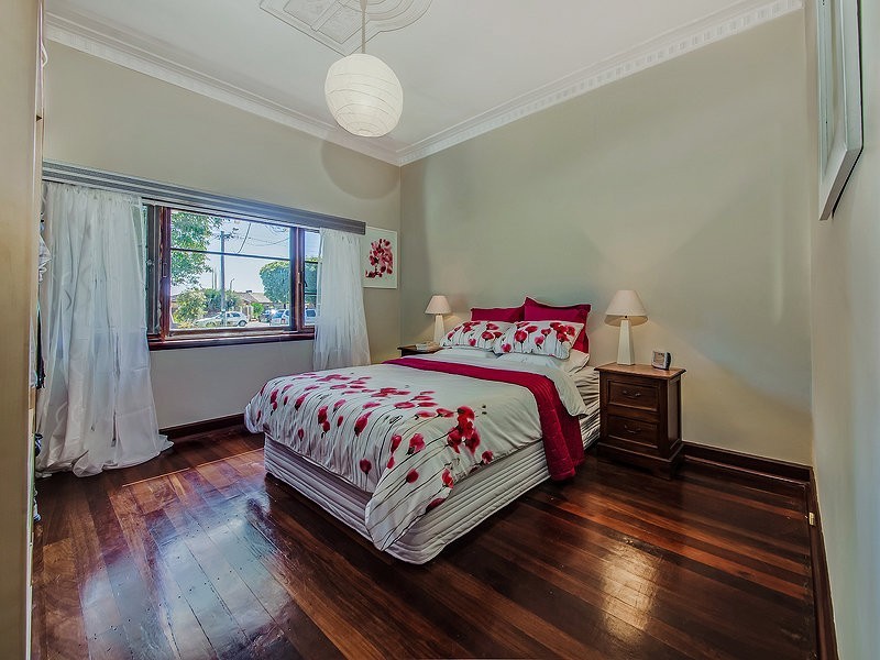 172 Grand Promenade, Doubleview WA 6018