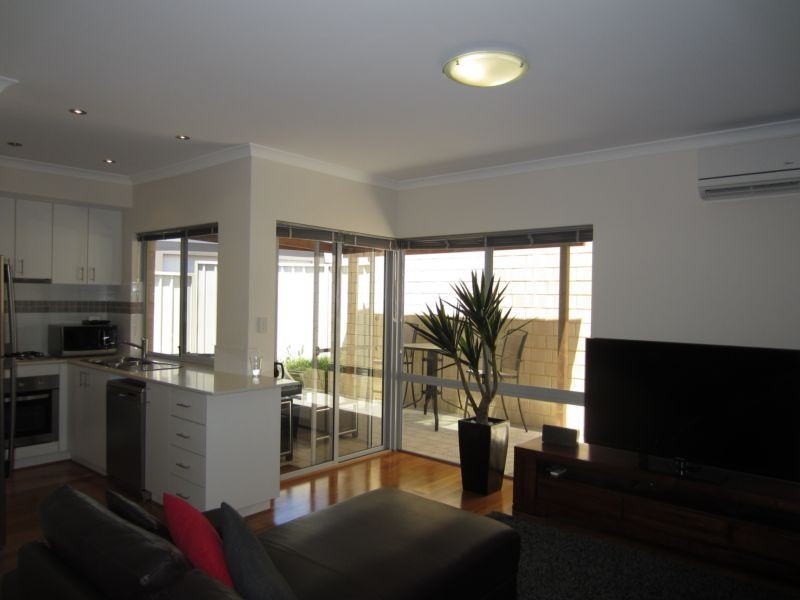 1/4 Langley Place, Innaloo WA 6018