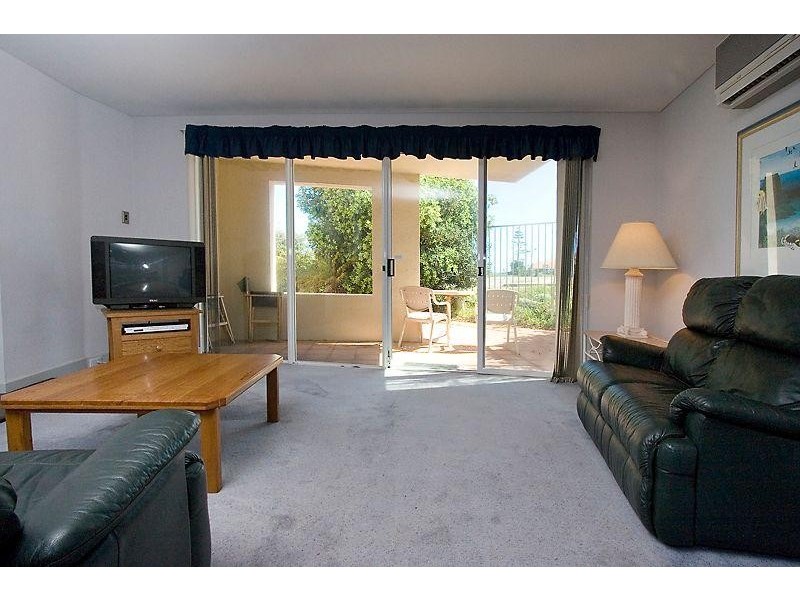 TH 9/183 West Coast Highway, Scarborough WA 6019