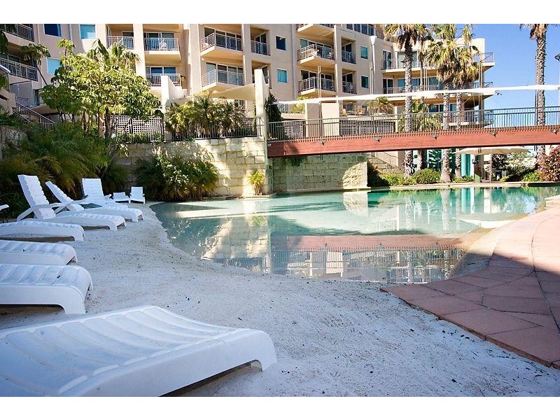 TH 9/183 West Coast Highway, Scarborough WA 6019