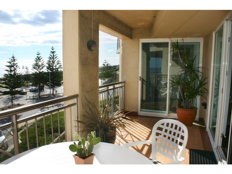 TH 9/183 West Coast Highway, Scarborough WA 6019