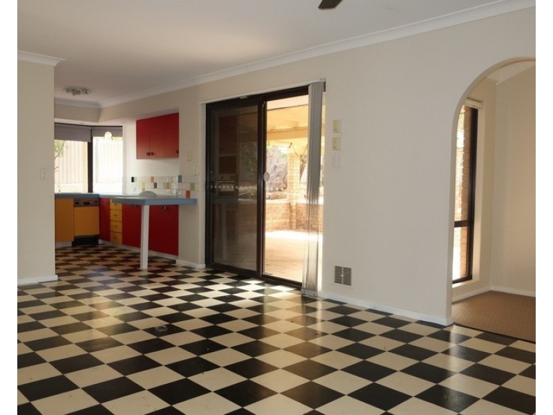 18 Malden Road, Kingsley WA 6026