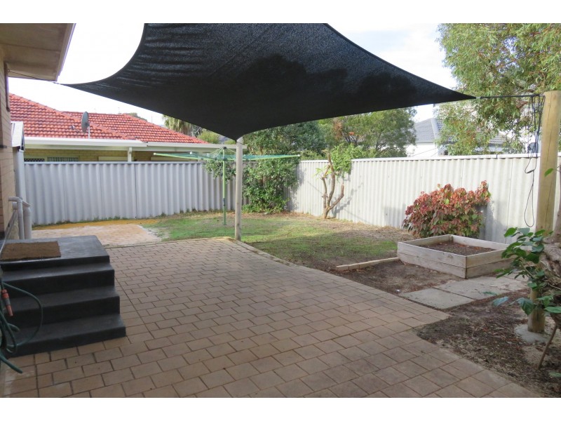 8 Elworthy Place, Karrinyup WA 6018