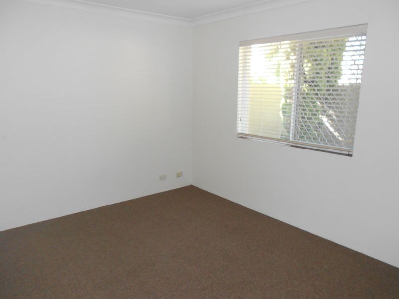 20/4 Waterway Court, Churchlands WA 6018