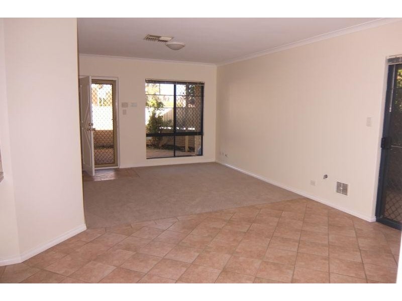 1/4 Cato Street, Glendalough WA 6016