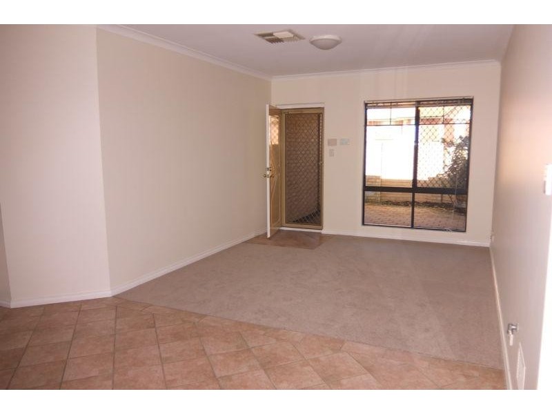 1/4 Cato Street, Glendalough WA 6016