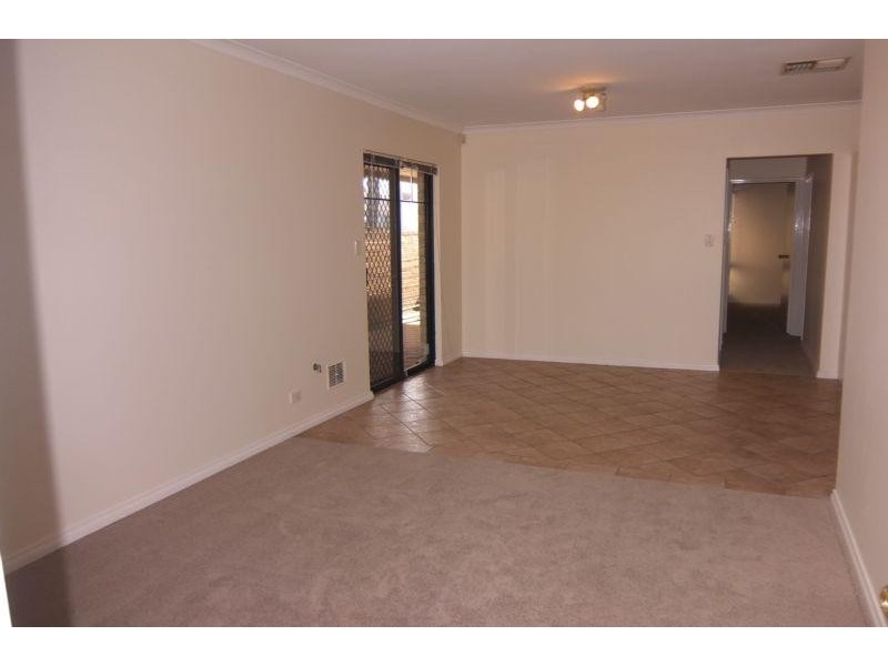 1/4 Cato Street, Glendalough WA 6016