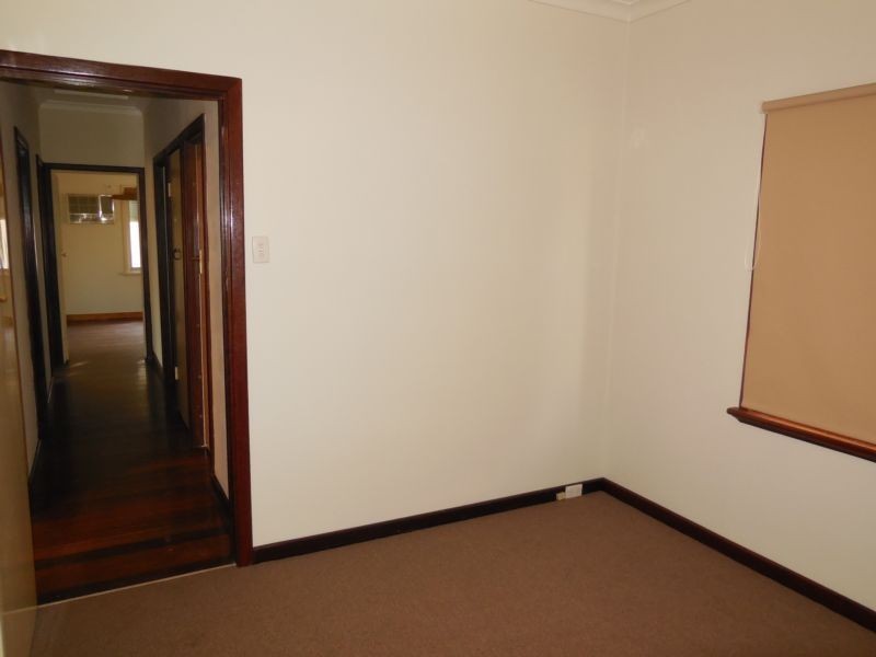 104 Barnes Street, Innaloo WA 6018