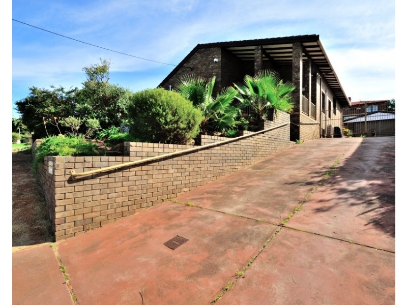 9 Bentley Street, Hamersley WA 6022