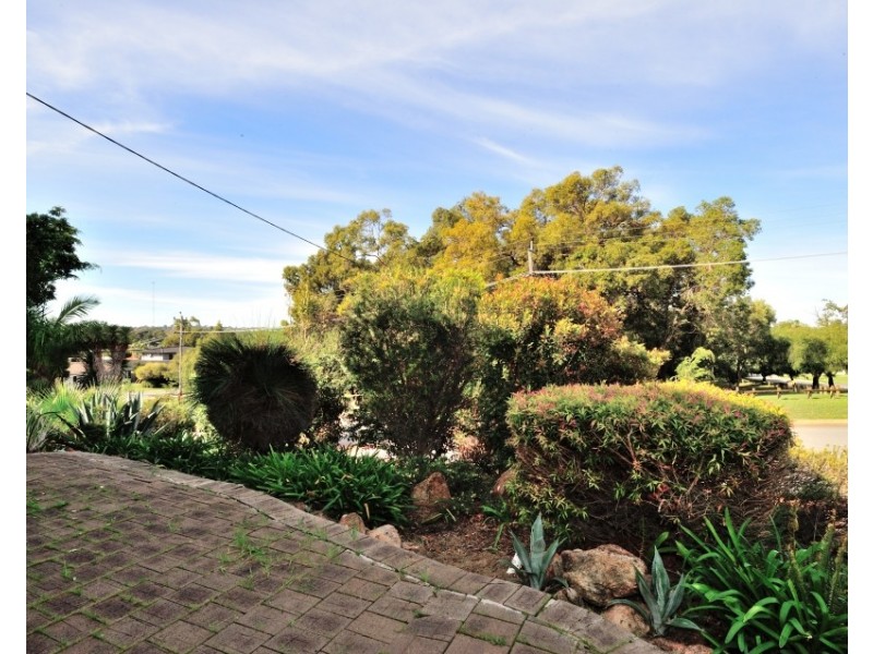 9 Bentley Street, Hamersley WA 6022