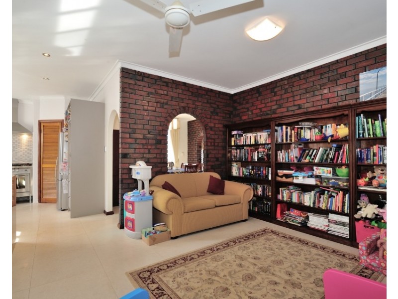 9 Bentley Street, Hamersley WA 6022