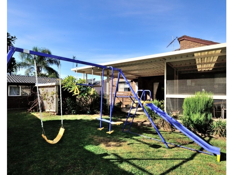 9 Bentley Street, Hamersley WA 6022