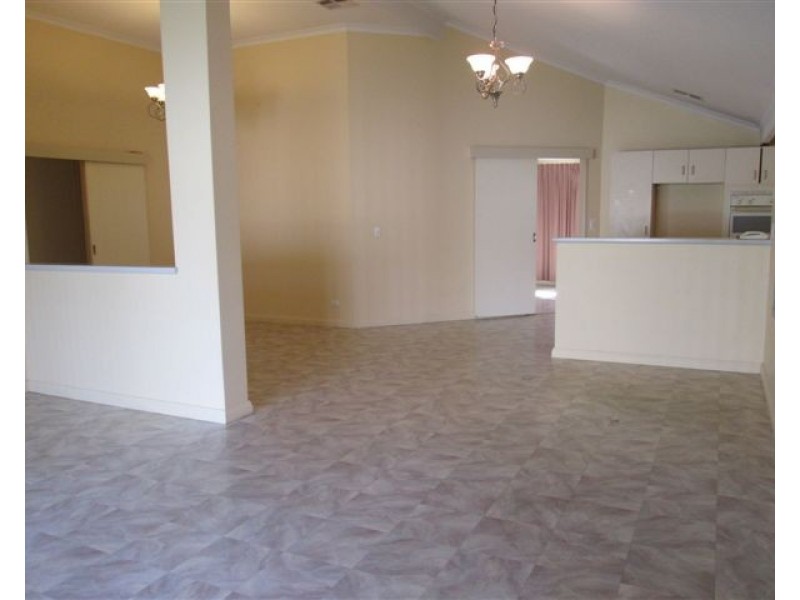 5 Seppelt Place, Marangaroo WA 6064