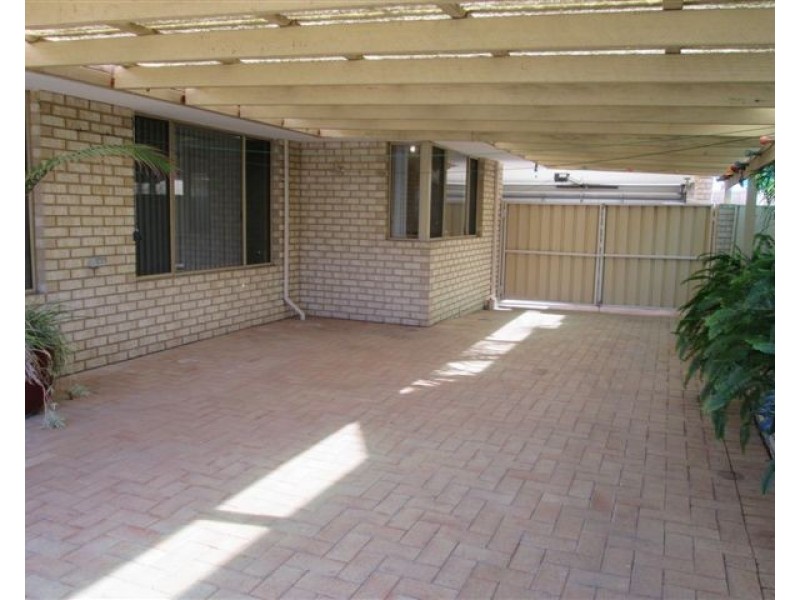 5 Seppelt Place, Marangaroo WA 6064