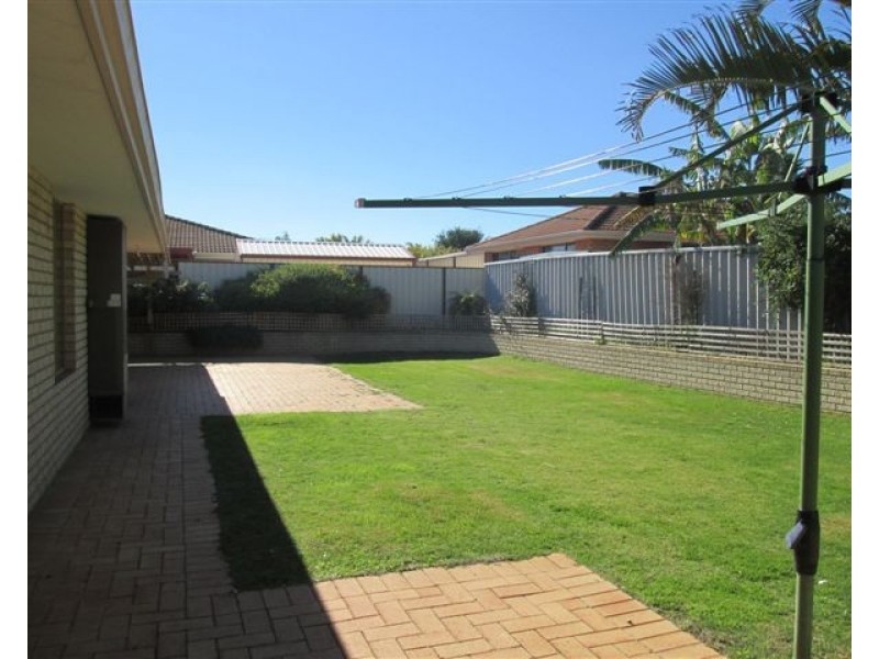 5 Seppelt Place, Marangaroo WA 6064