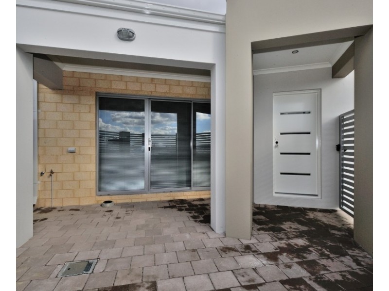 1a Lilacdale Road, Innaloo WA 6018