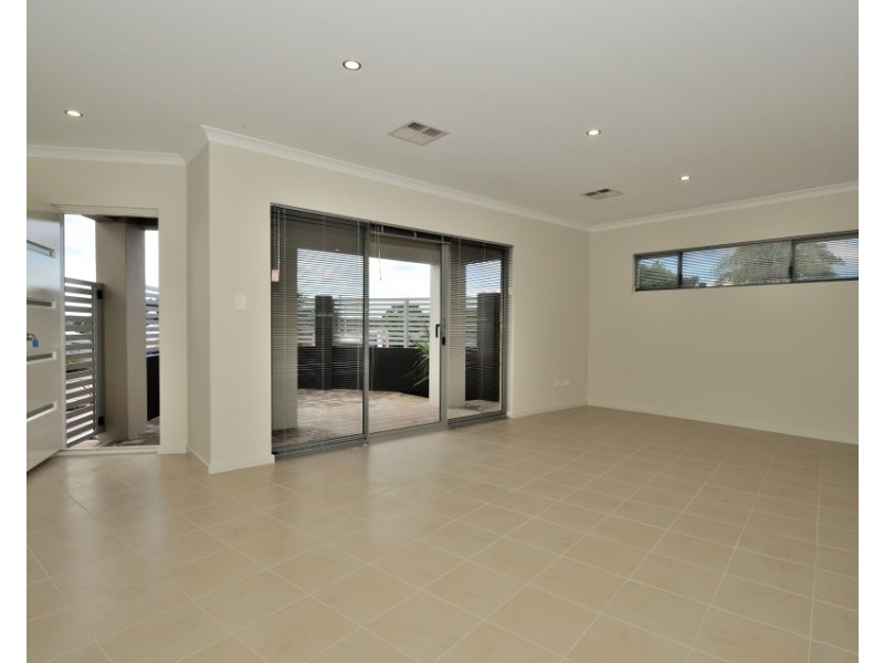 1a Lilacdale Road, Innaloo WA 6018