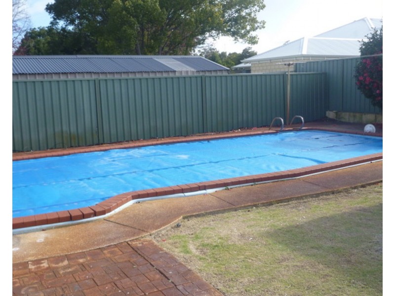 8 Pinewood Avenue, Woodlands WA 6018