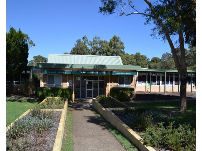 8 Pinewood Avenue, Woodlands WA 6018