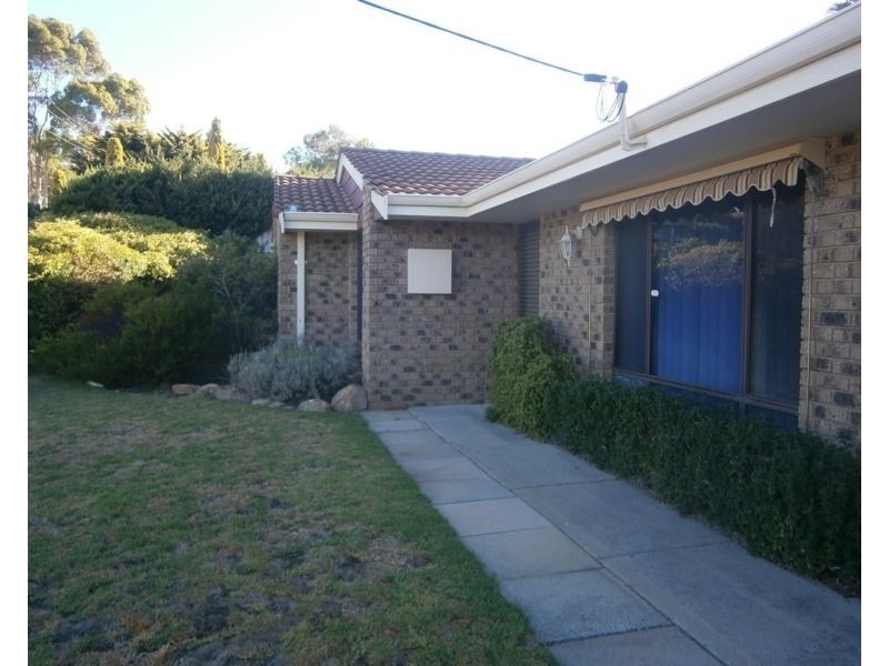 4 Martinup Court, Heathridge WA 6027