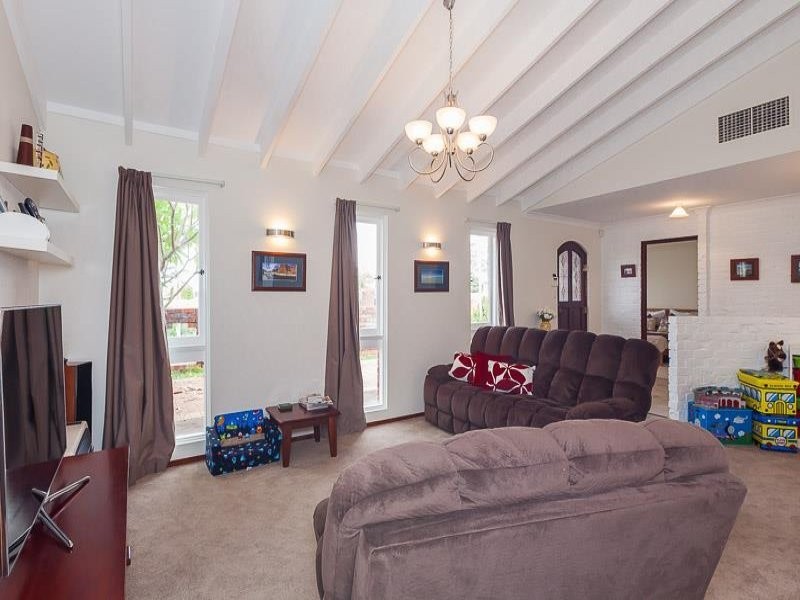 9 Okely Road, Carine WA 6020