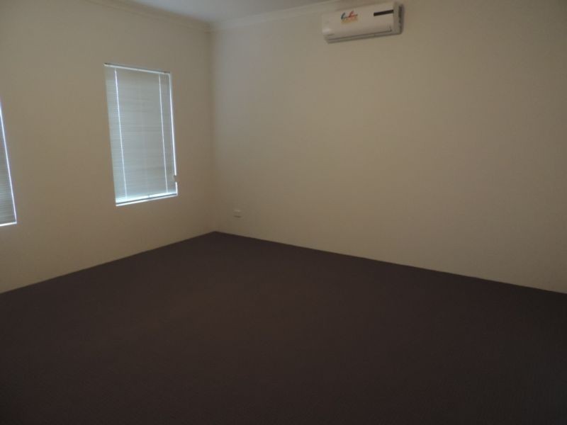 4 Oxted Link, Butler WA 6036