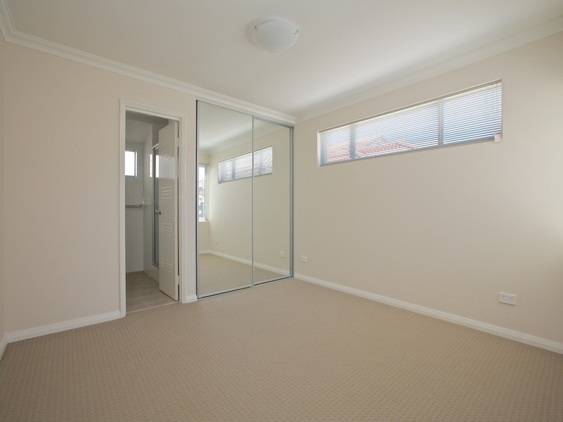 2/37 Lilacdale Road, Innaloo WA 6018