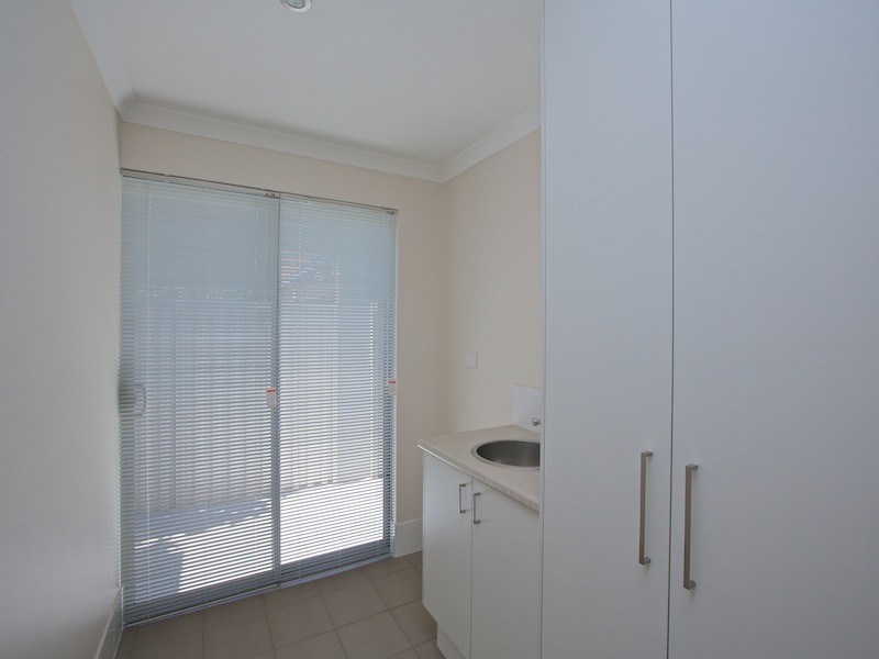 2/37 Lilacdale Road, Innaloo WA 6018