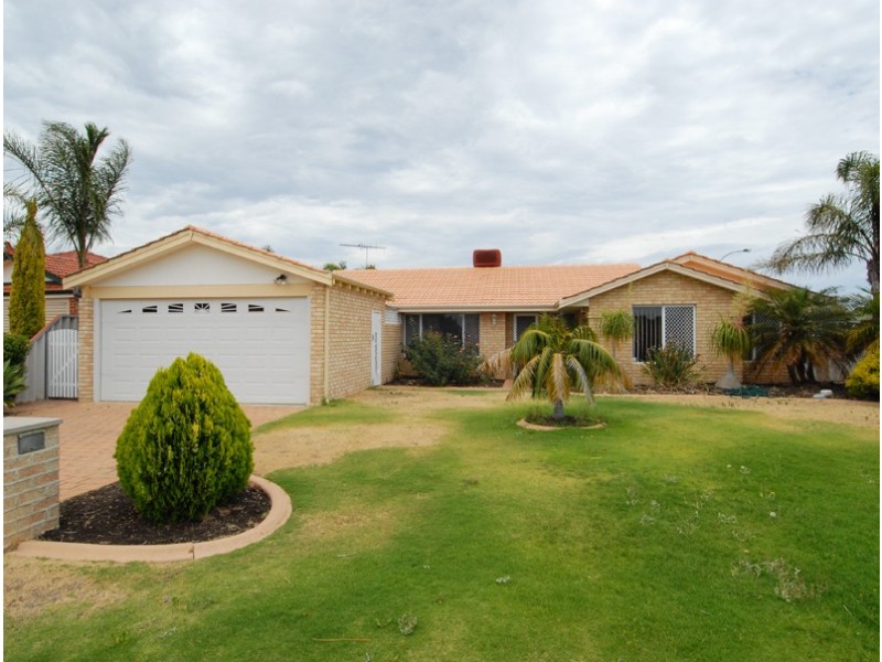 2 Culroy Grove, Kinross WA 6028