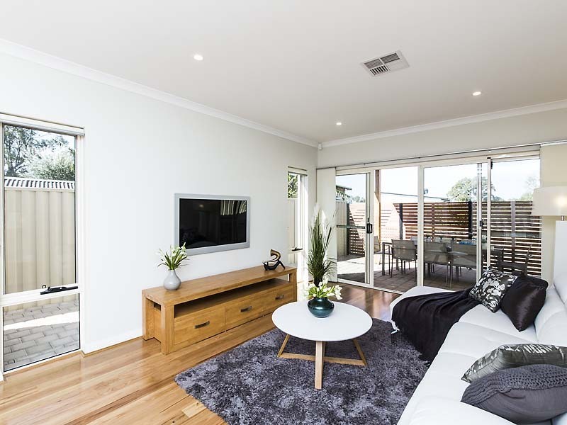 4 Francis Avenue, Karrinyup WA 6018