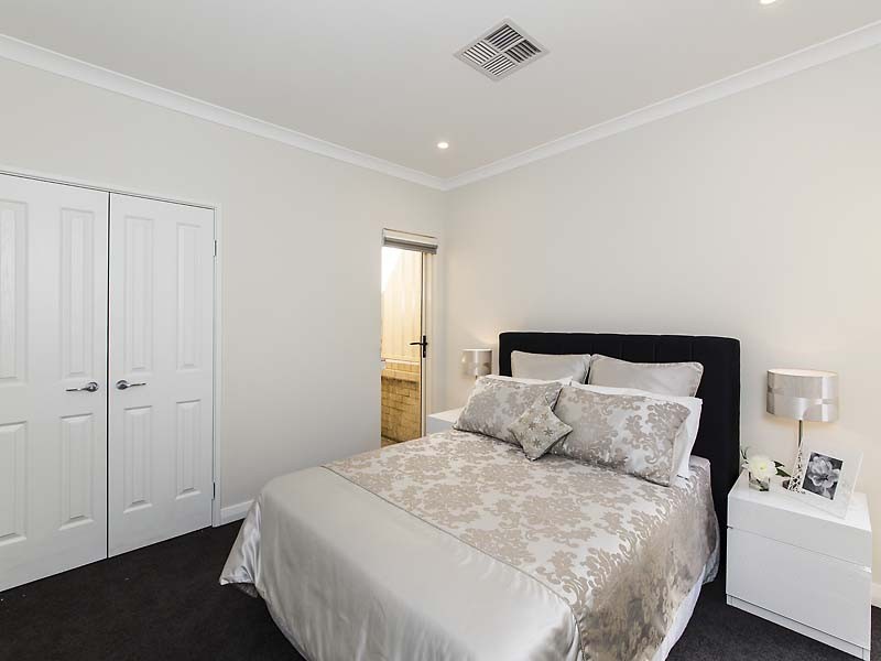 4 Francis Avenue, Karrinyup WA 6018