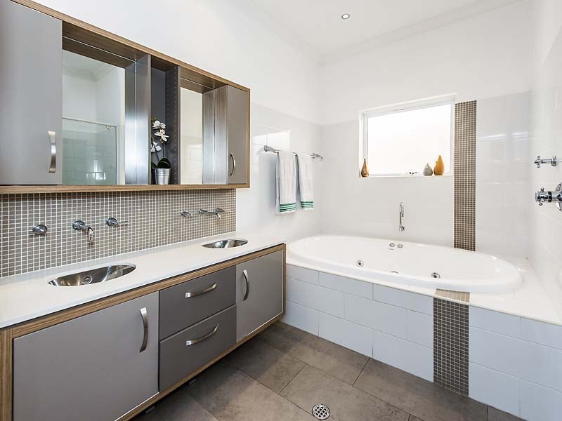 170 London Street, Joondanna WA 6060