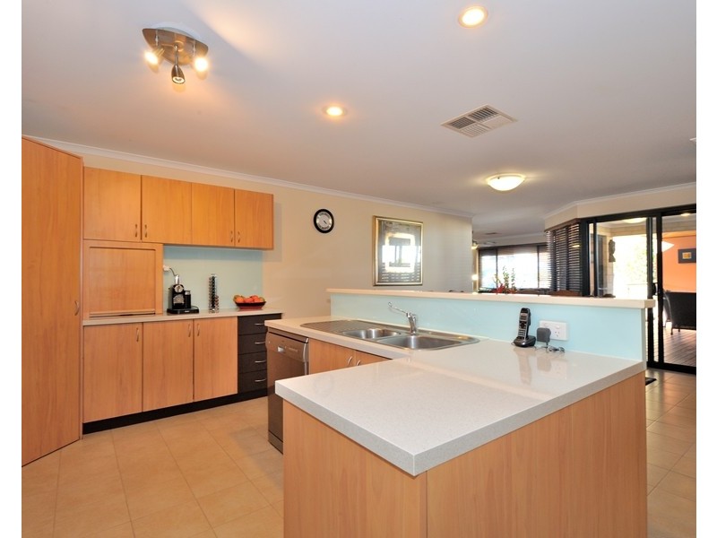 3A HADLEY PL, Karrinyup WA 6018