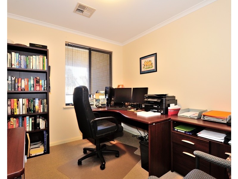 3A HADLEY PL, Karrinyup WA 6018