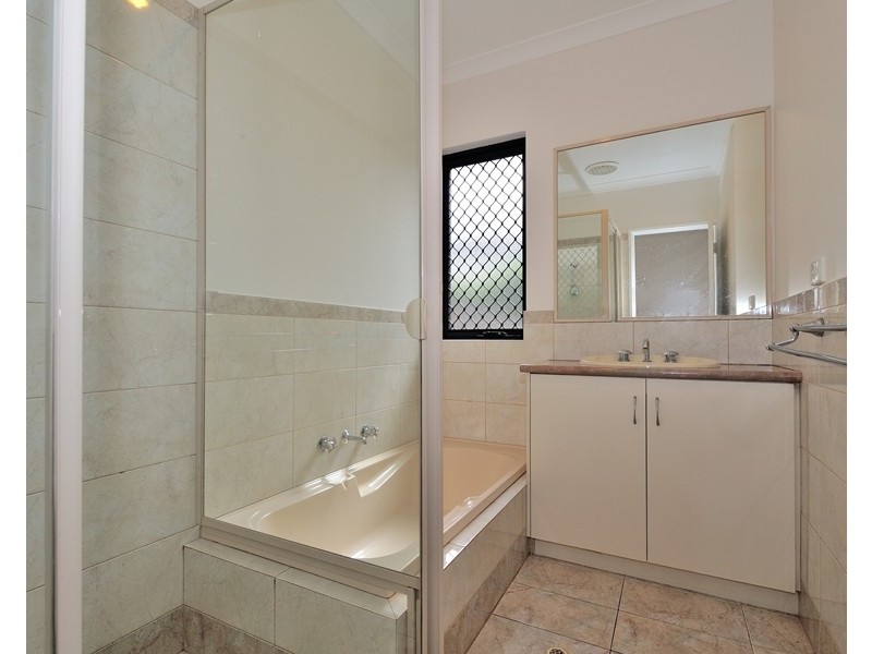 13b Hodges Place, Innaloo WA 6018