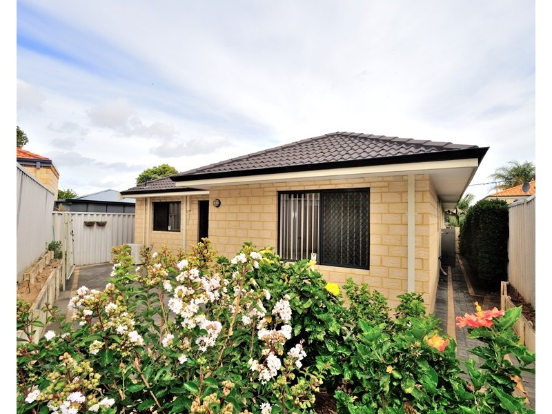 13b Hodges Place, Innaloo WA 6018