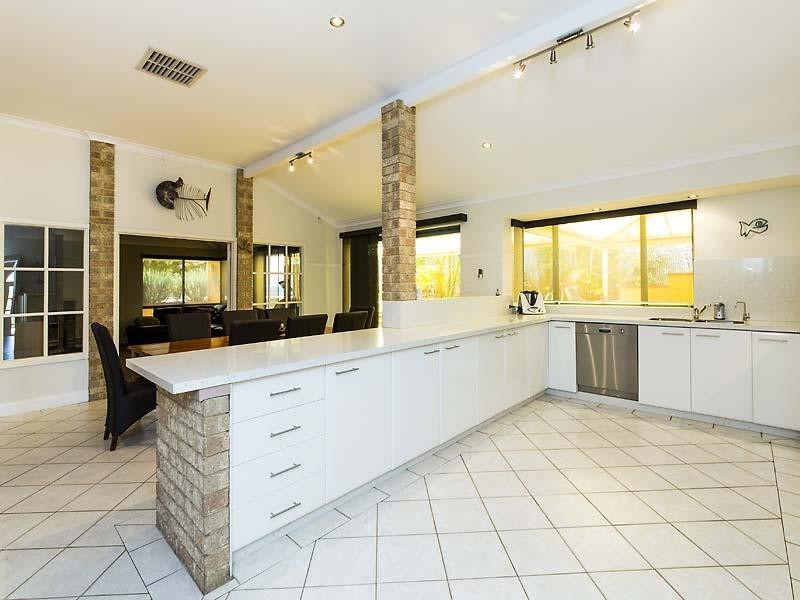 5 Tropical Gardens, Ballajura WA 6066