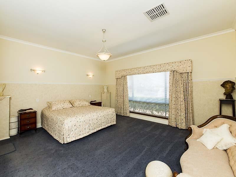 5 Tropical Gardens, Ballajura WA 6066